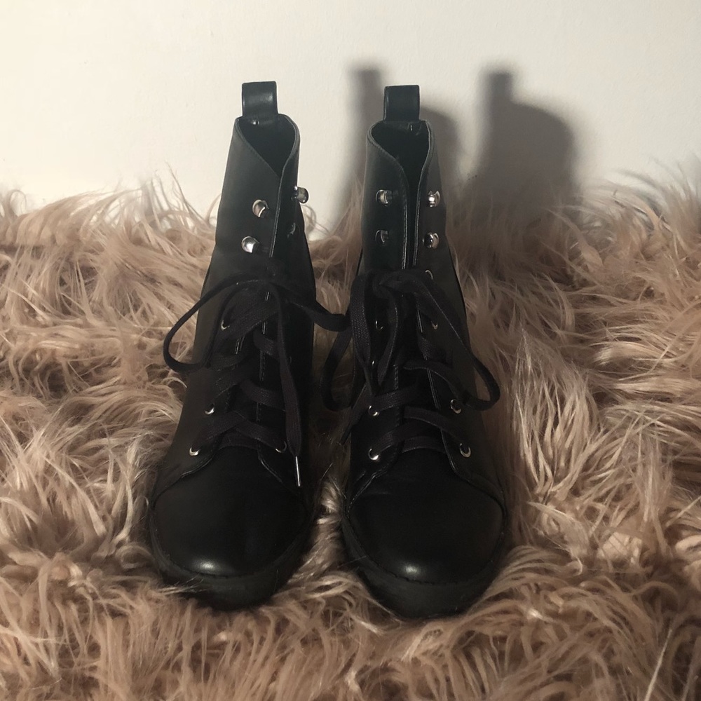 Black Steve Madden boots
